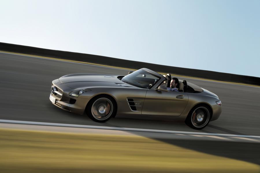  Mercedes-Benz SLS AMG Roadster 2011 года  (фото 70 из 183)